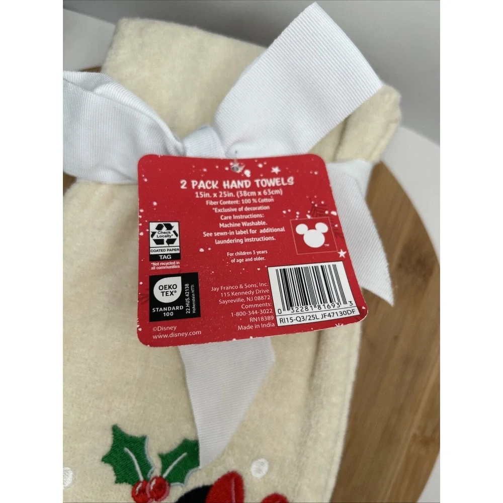 NEW Disney 2 Pack Mickey Mouse and Minnie Mouse Christmas Hand‎ Towels
